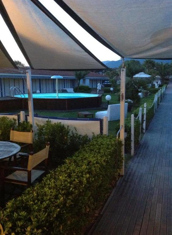 Bed & Breakfast Venezia مارينا دي كارّارا المظهر الخارجي الصورة