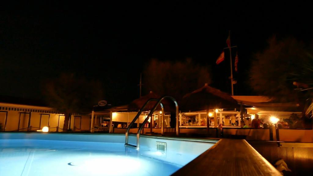 Bed & Breakfast Venezia مارينا دي كارّارا المظهر الخارجي الصورة